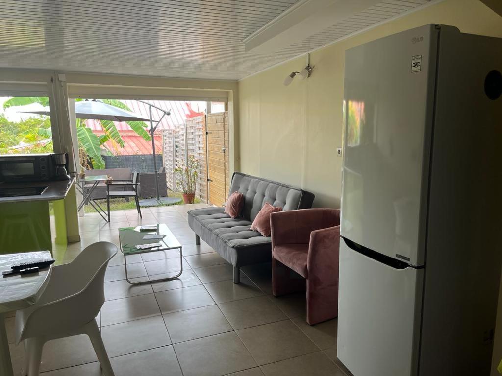 Agreable Appartement En Rez-De-Jardin A 450M De La Mer Sainte-Anne Exterior foto