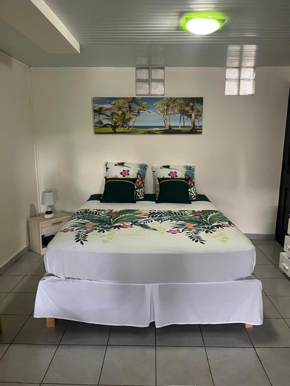 Agreable Appartement En Rez-De-Jardin A 450M De La Mer Sainte-Anne Exterior foto